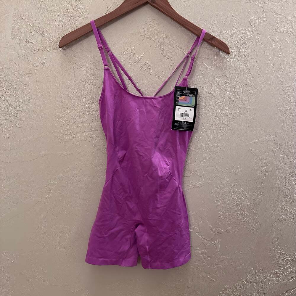Maidenform Seamless Shaping Bodysuit Romper Size M